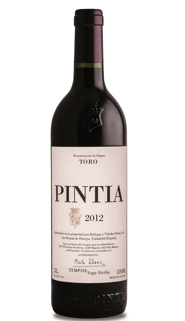 Pintia (21 euros la botella) es un vino de gran intensidad de color