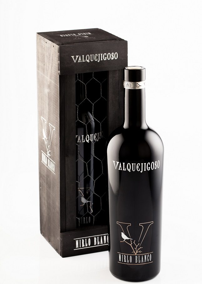  Está elaborado con 40% Albillo Real, 35% Sauvignon Blanc y 25% Viognier