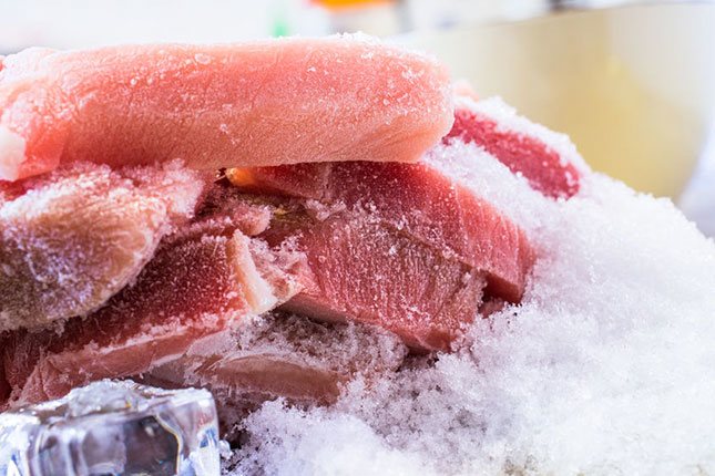 La carne en filetes o asada te puede durar en el congelador hasta 12 meses. 