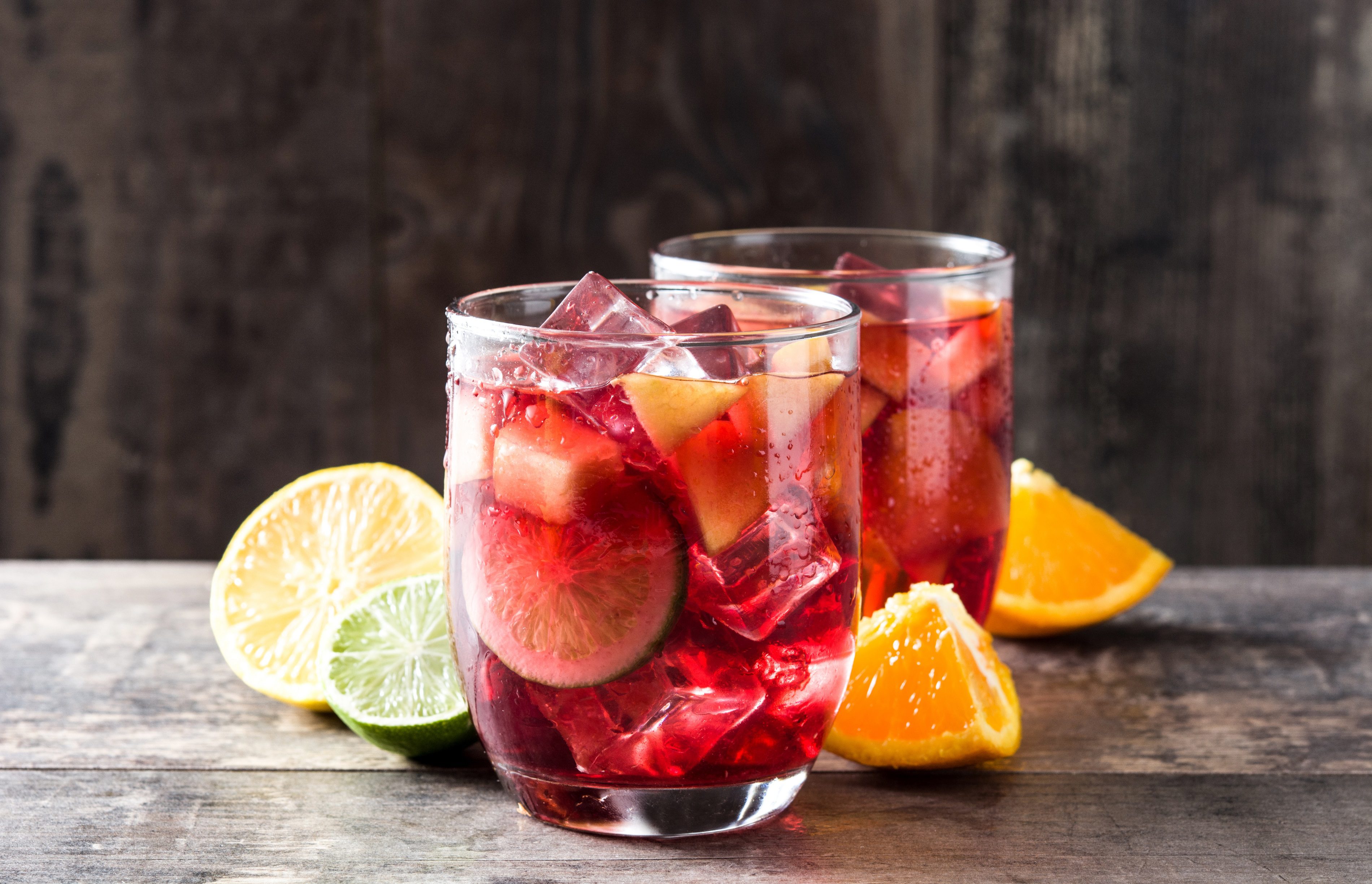 5 bebidas refrescantes y bajas en calorías para el verano