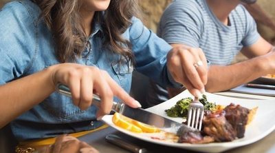 Alimentos que no debes comer con cuchillo y tenedor