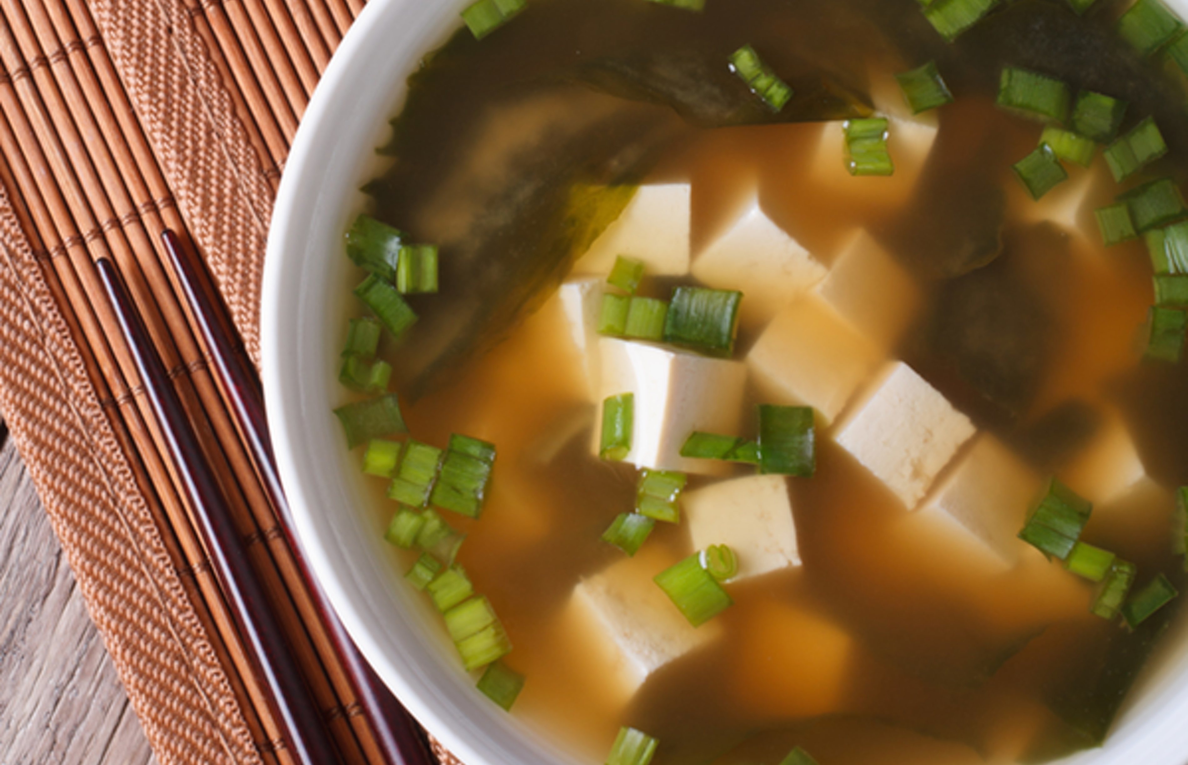Sopa de miso y tofu