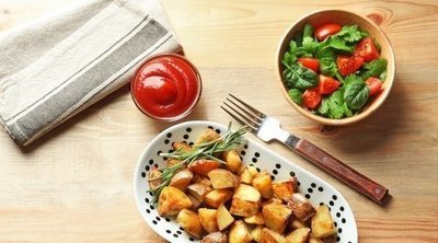 Patatas al horno con verduras